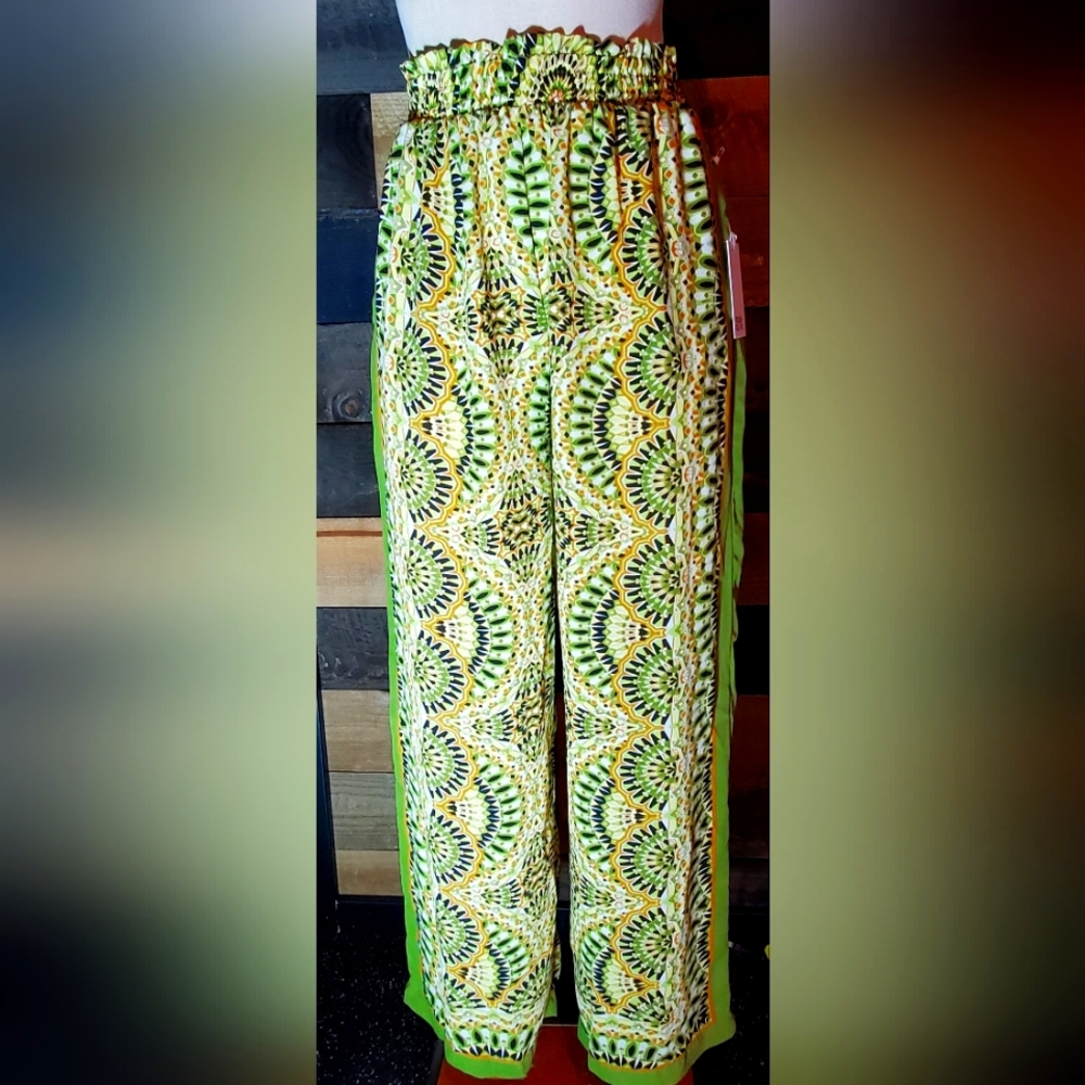 Rose & Olive Wide leg pants Sz M Kiwi pattern